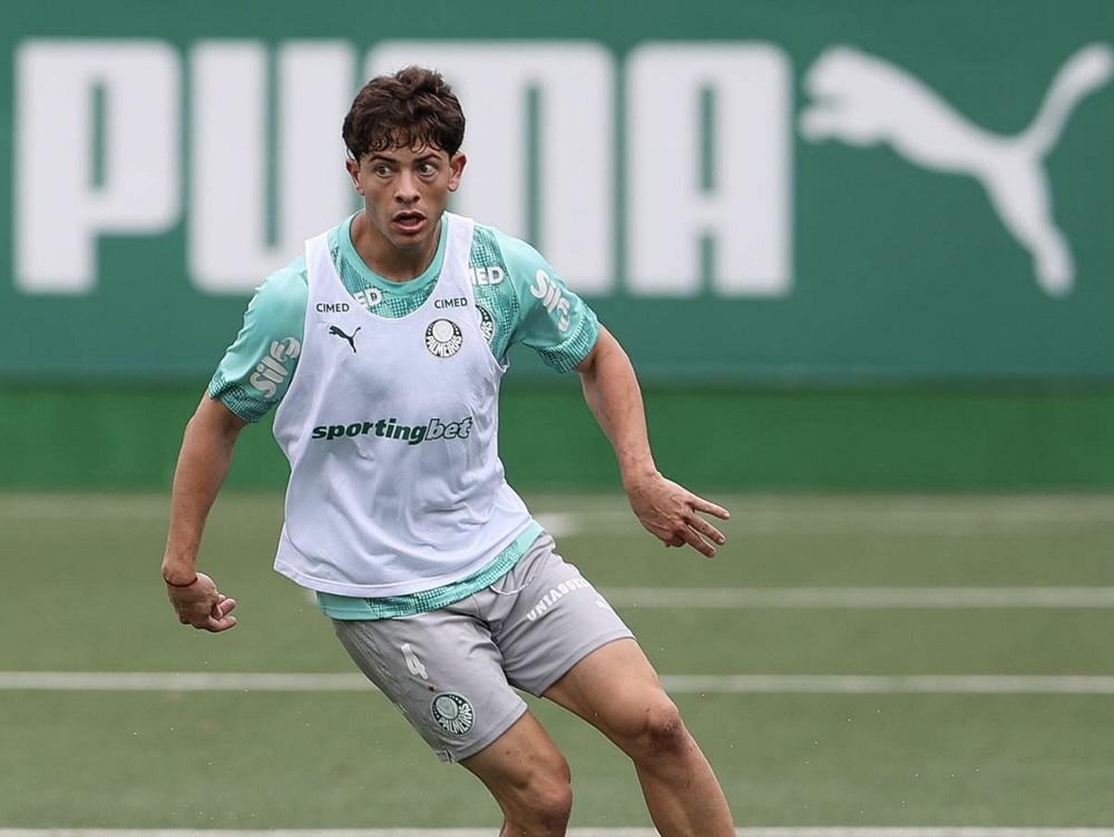 Giay, do Palmeiras, recebe sondagem do Como, da Itália