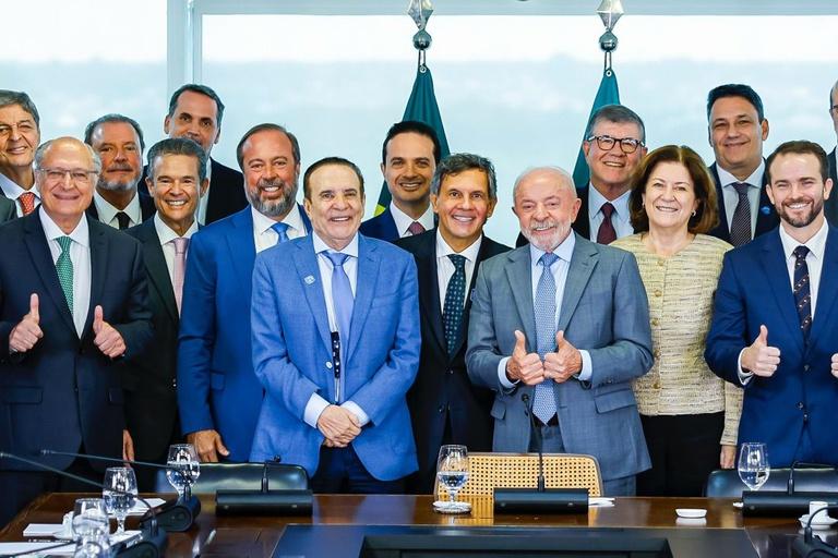 Governo do Brasil avança na discussão para ampliar mistura de etanol na gasolina