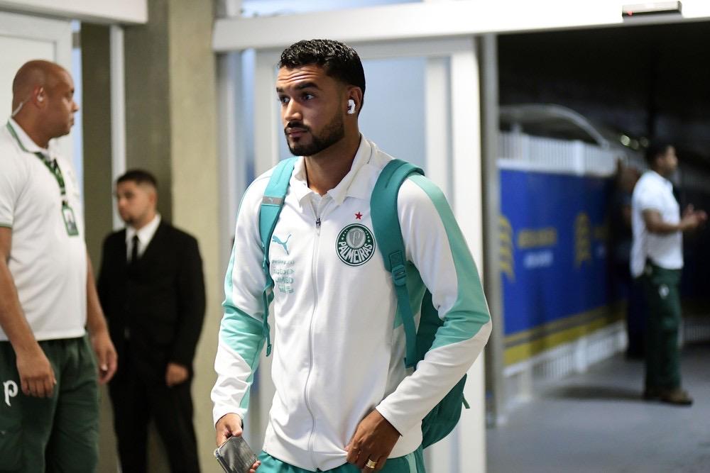 Jefté passa por cirurgia no joelho e deve voltar a jogar pelo Palmeiras só no fim da temporada