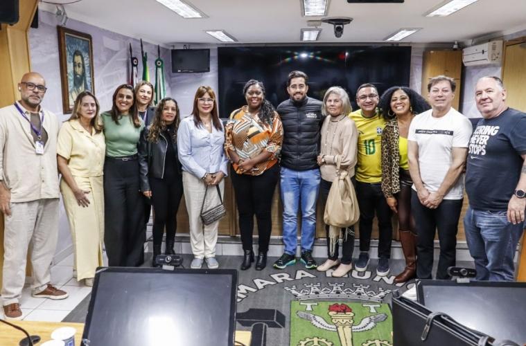 Comissão de Educação reúne-se com gestores de escolas municipais