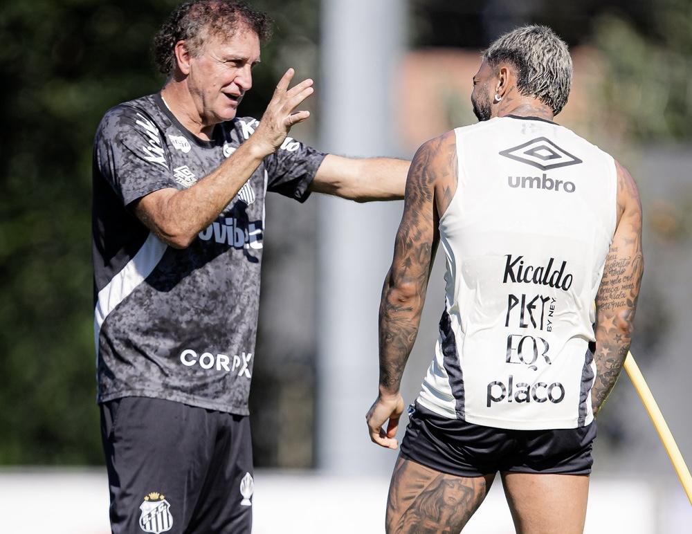 Cuca avalia opções para a vaga de Gabigol no Santos no retorno ao Campeonato Brasileiro