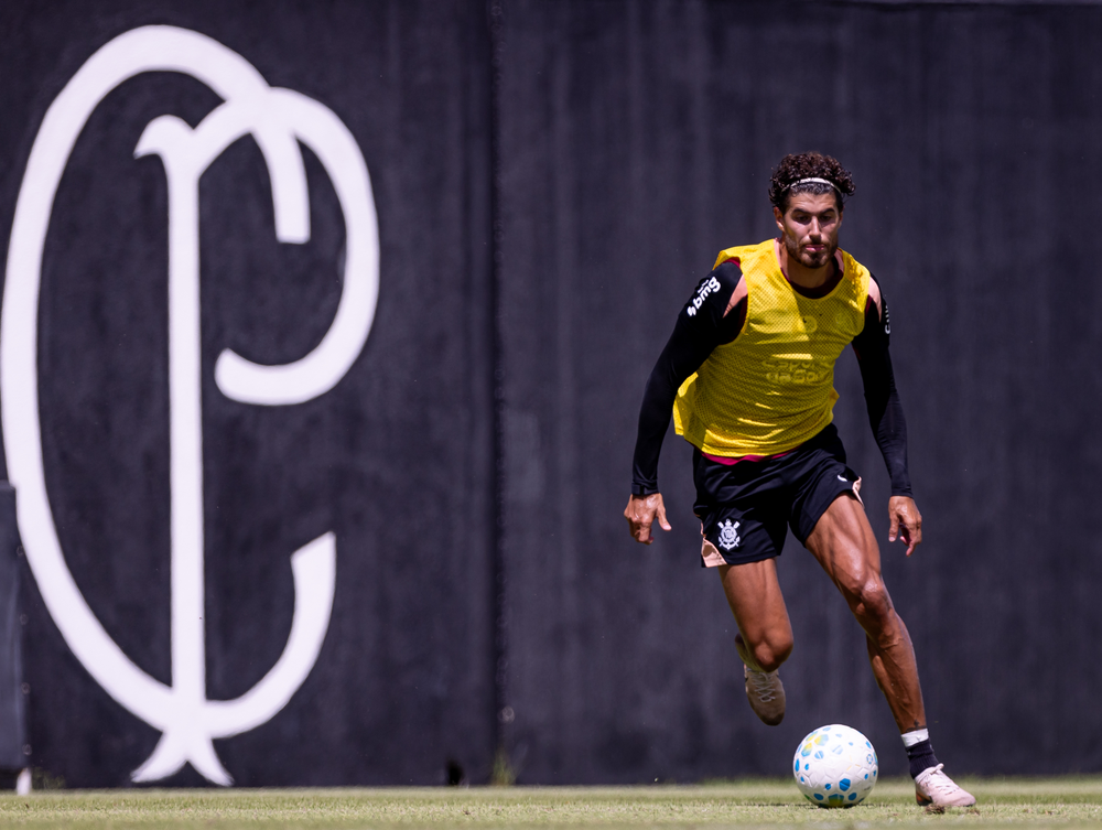 Pedro Raul não agrada outra vez, e Corinthians tenta negociá-lo