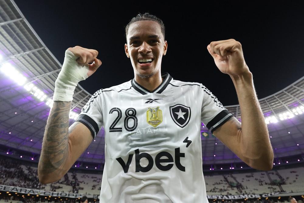 São Paulo desiste de troca por Ferraresi e encaminha compra de Newton