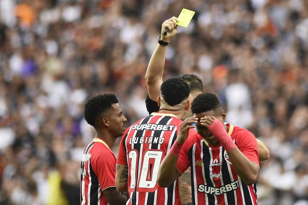Veja quem mais recebeu cartões pelo São Paulo em 2026