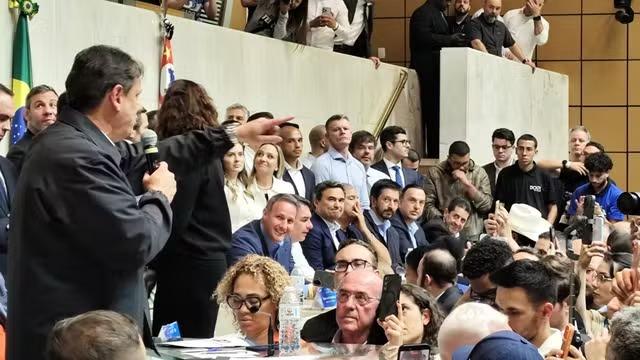 Candidatura de Salles ao Senado racha direita em SP e expõe tensão com aliado de Tarcísio