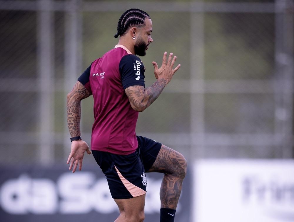 Memphis passa nos exames médicos e fica próximo de renovar com o Corinthians