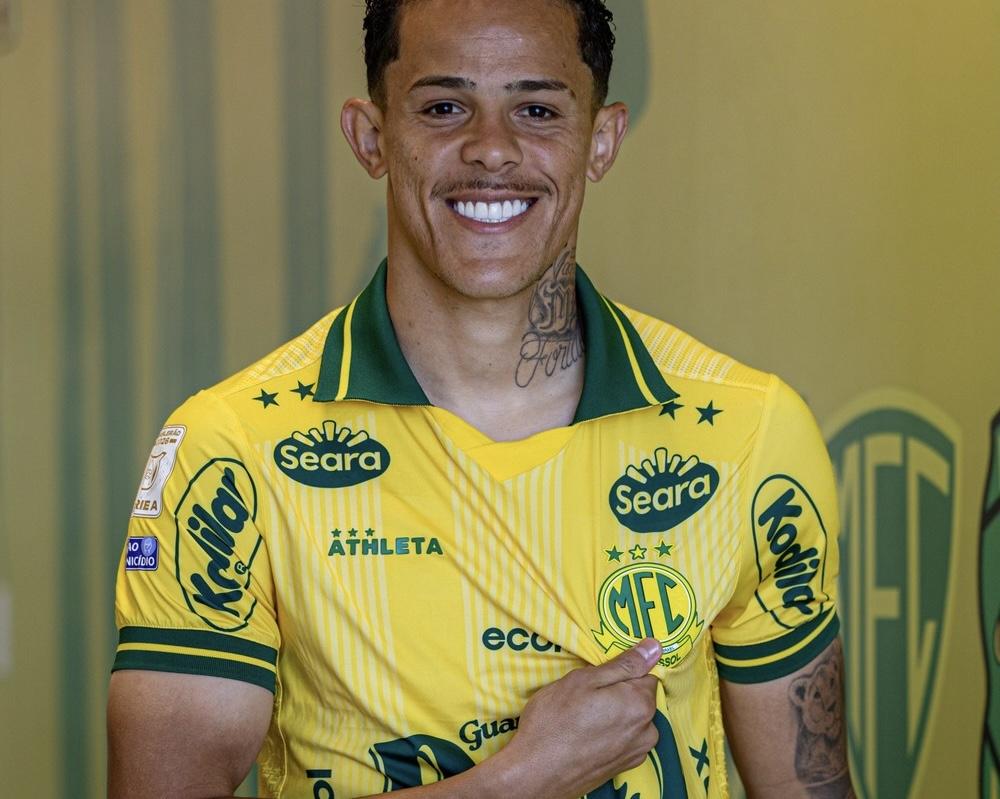 Mirassol anuncia a contratação do volante Wallisson, ex-Coritiba