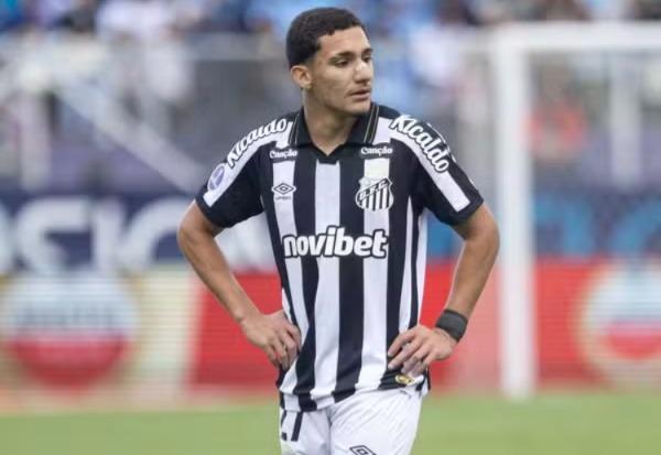 Santos acerta renovação de contrato com Davizinho até 2031; multa é de 100 milhões de euros