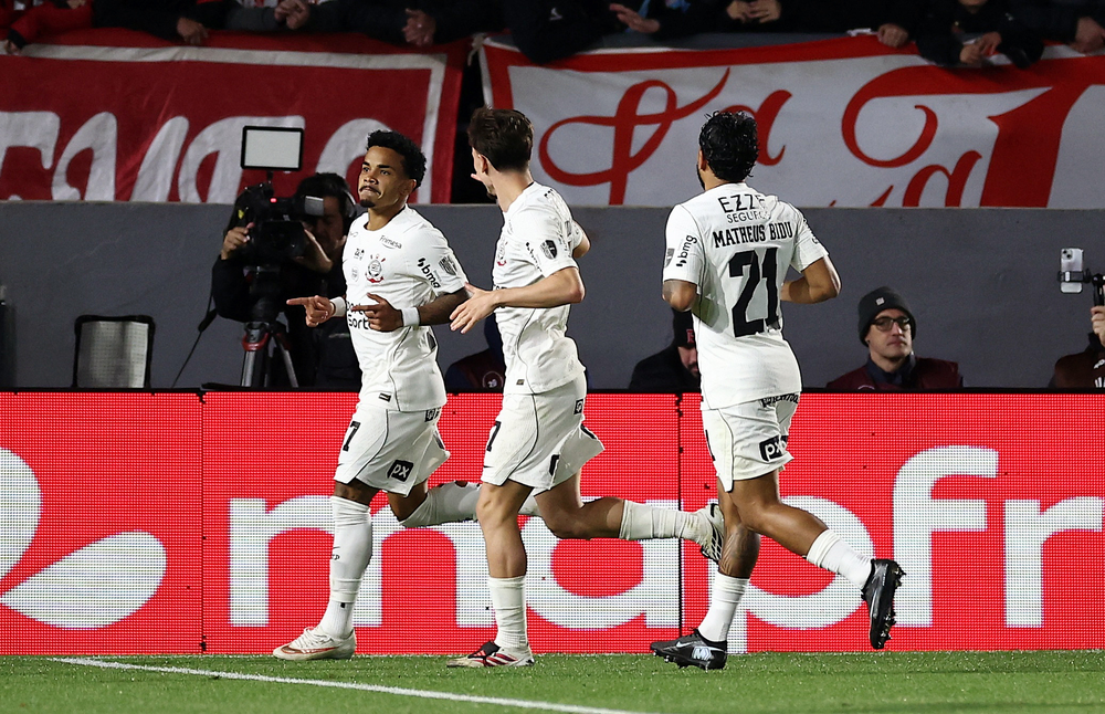 Análise: Corinthians volta vivo com empate em jogo que pareceu mais difícil do que foi