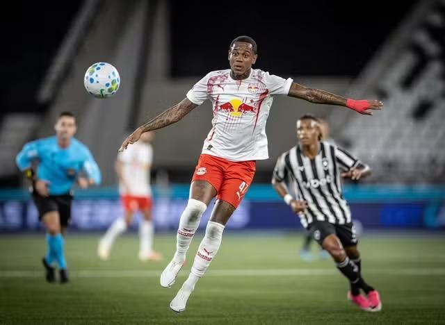 CBF admite erro em expulsão de Wallace Yan em Botafogo x Bragantino