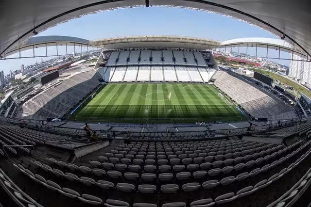 Corinthians negocia quitação da Arena em troca de naming rights; Conselho da Caixa debate proposta