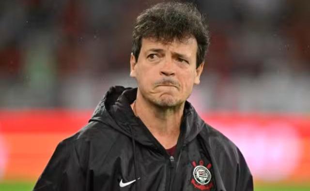 Diniz admite incômodo com sequência do Corinthians, mas diz: 