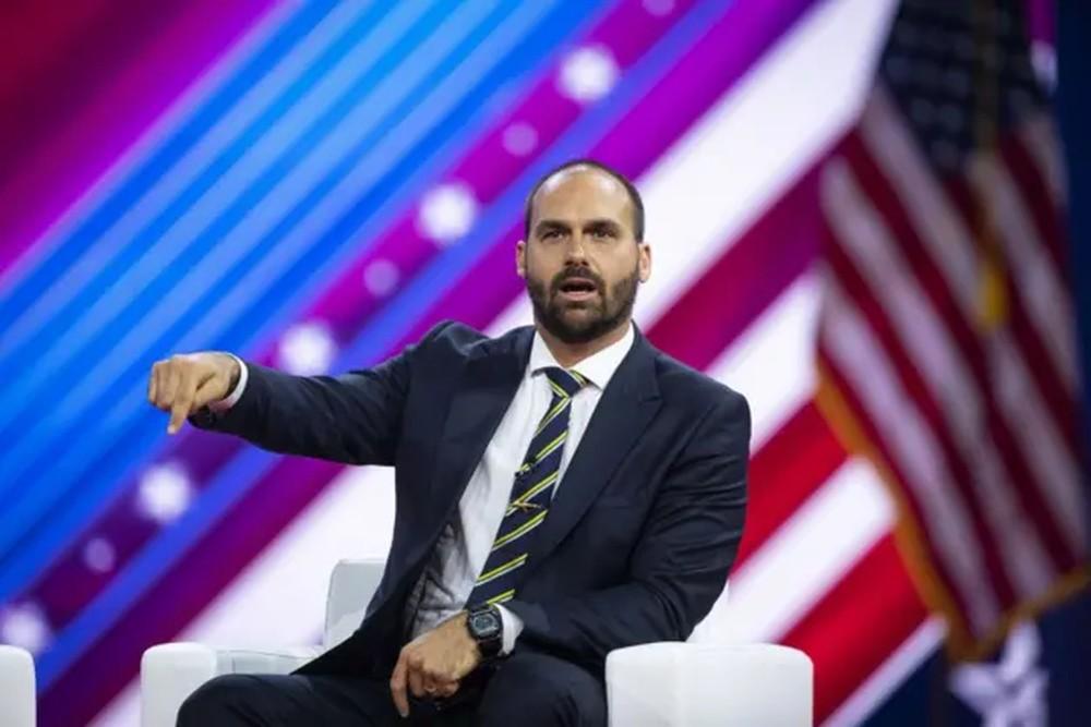 Ministério da Justiça demite Eduardo Bolsonaro de cargo na Polícia Federal