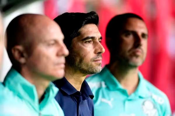 Abel cita paciência do Palmeiras com Giay, que decidiu Dérbi: 