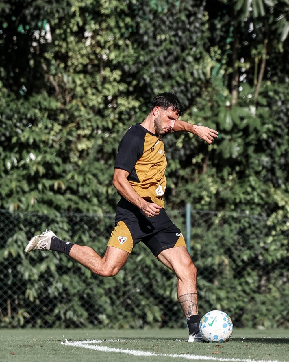 Calleri? Artur? Veja quem deve reforçar o São Paulo contra o Bahia
