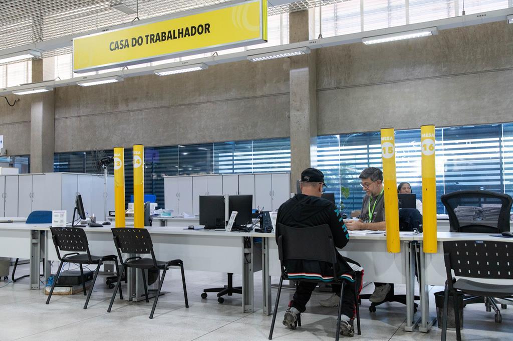 Casa do Trabalhador oferece 35 vagas de emprego a partir desta terça-feira (6)