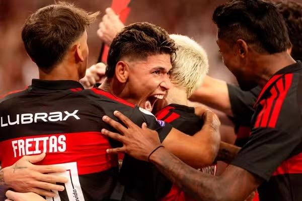 Chances do Brasileirão: Flamengo passa de 70% de possibilidades de título, e Palmeiras tem 29%