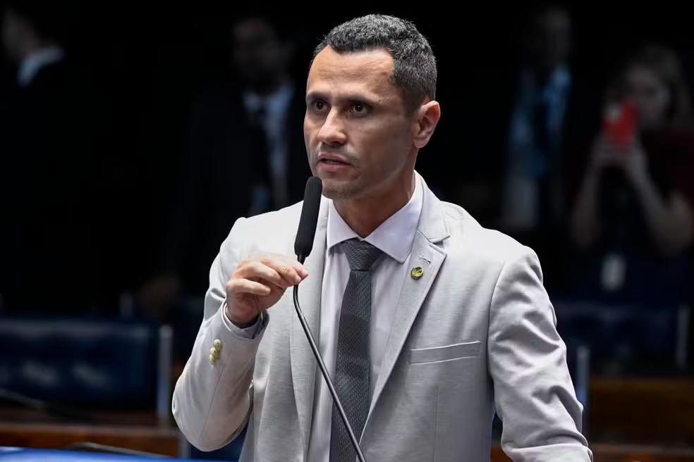 Cleitinho passa mal após discurso no Senado