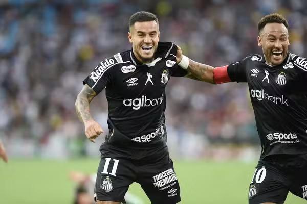 Coutinho marca primeiro gol pelo Santos e vibra com virada contra o Fluminense: 