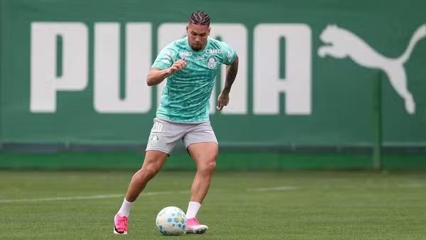 Escalação do Palmeiras: Paulinho inicia transição física e dá novo passo para volta