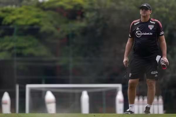 Não é só Dorival: técnicos do São Paulo acumulam críticas ao CT e à estrutura do clube
