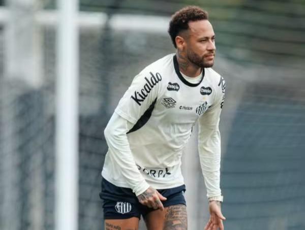Neymar é relacionado pelo Santos para jogo contra o Flamengo; veja a lista