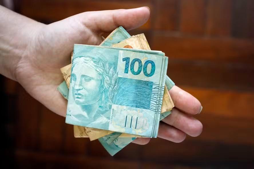 Quanto rende o prêmio de R$ 185 milhões da Mega-Sena na poupança e em outras opções de renda fixa?
