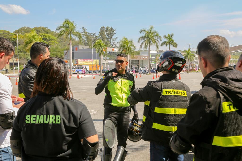 Secretaria de Mobilidade Urbana de Barueri realiza formação de 14 novos agentes de trânsito