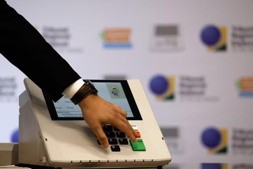 TRE-RJ retotaliza votos neste sábado e deve confirmar vitória de Ruas no 1º turno; entenda