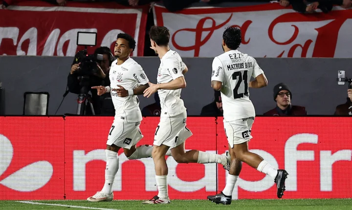 Análise: Corinthians volta vivo com empate em jogo que pareceu mais difícil do que foi