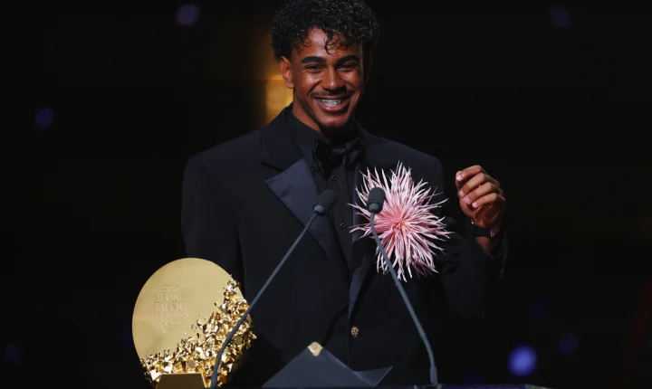 Bola de Ouro 2026: Yamal vence Troféu Kopa de melhor jovem pelo terceiro ano seguido