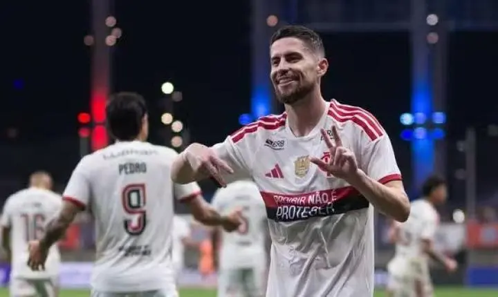 Chances do Brasileirão: potencial de título do Flamengo é de 69% e Palmeiras tem 31%