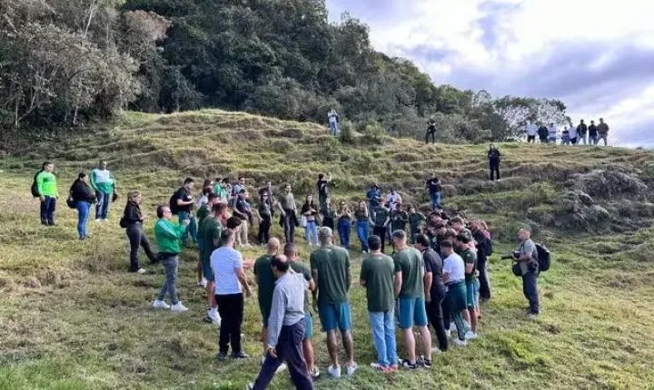 Chapecoense volta ao local do acidente aéreo após 10 anos; veja