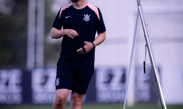 Fã de Diniz e de Brasfoot: quem é William Batista, interino que comandará o Corinthians no Dérbi