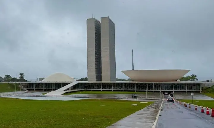 Flávio ou Lula: crescimento do PL no Congresso pode impor desafio à governabilidade, a depender de quem vença eleição