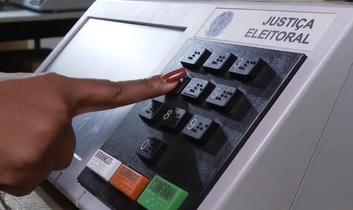 Limite a supersalários e penduricalhos: veja o que propõem os candidatos para o funcionalismo público