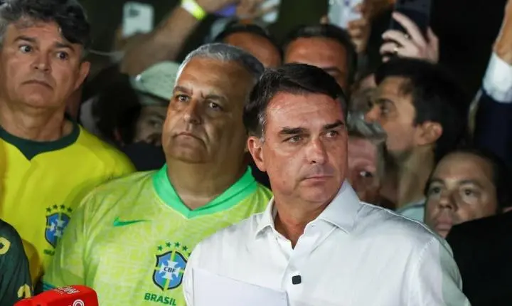 PL, partido de Flávio Bolsonaro, reconhece resultado da eleição, mas cobra esclarecimentos