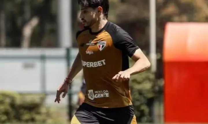 São Paulo treina de olho no clássico e Lucas e Bobadilla avançam na recuperação