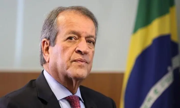 Valdemar diz que 'ninguém aprovou' carta de Flávio e que ele não avisou ao pai que sairia do país