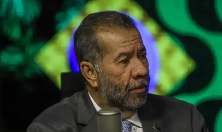 PDT autoriza negociar alianças e prioriza federação com PSB